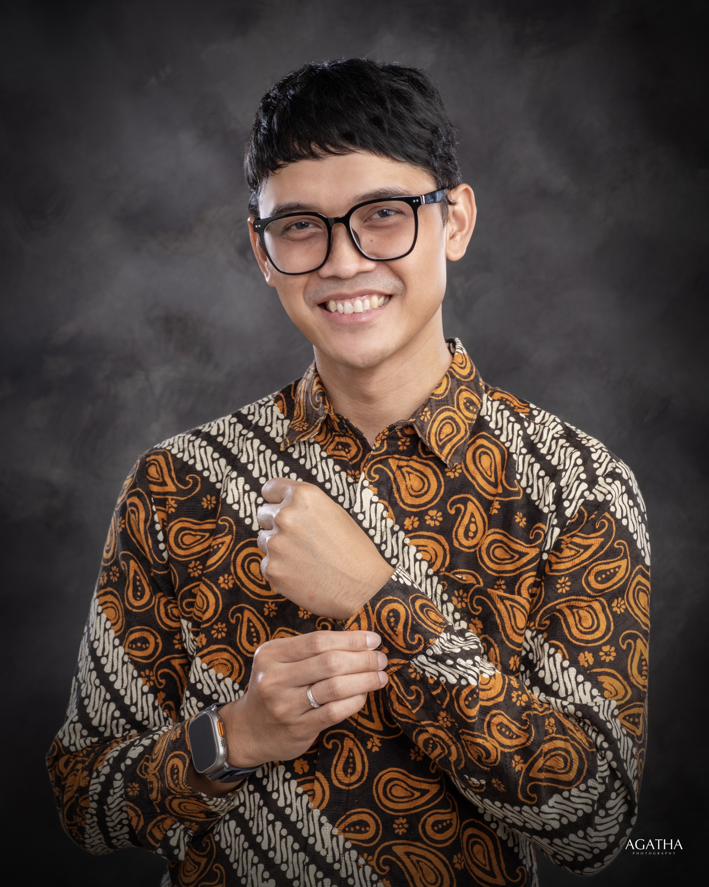 Dr. Reno Wikandaru, M. Phil.